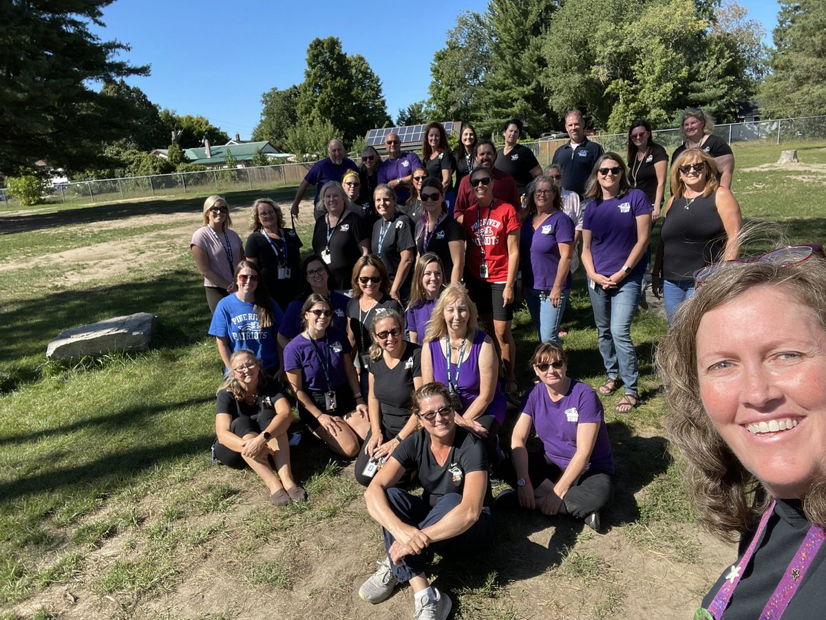 pineriveres's tweet photo. Day 1 ✅ a great start to 2022-2023! Our PRES team is looking forward to our new year! #SCDSBFirstDay @SCDSBequity @GjacobsG  #OwnYourTomorrowPRES https://t.co/PvrOHUVbp9