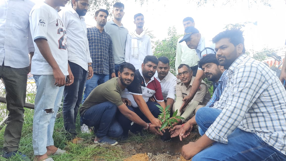 Gopalmeena_'s tweet photo. @RakeshMeena_
पूर्व प्रदेश अध्यक्ष Nsui Raj
उपाध्यक्ष युवा कांग्रेस राजस्थान
सचिन पायलेट के जन्मदिवस के उपलक्ष्य  में विशाल वृक्षारोपण एवं राशन वितरण किया गया
@SachinPilot https://t.co/z5RlVqZiTD