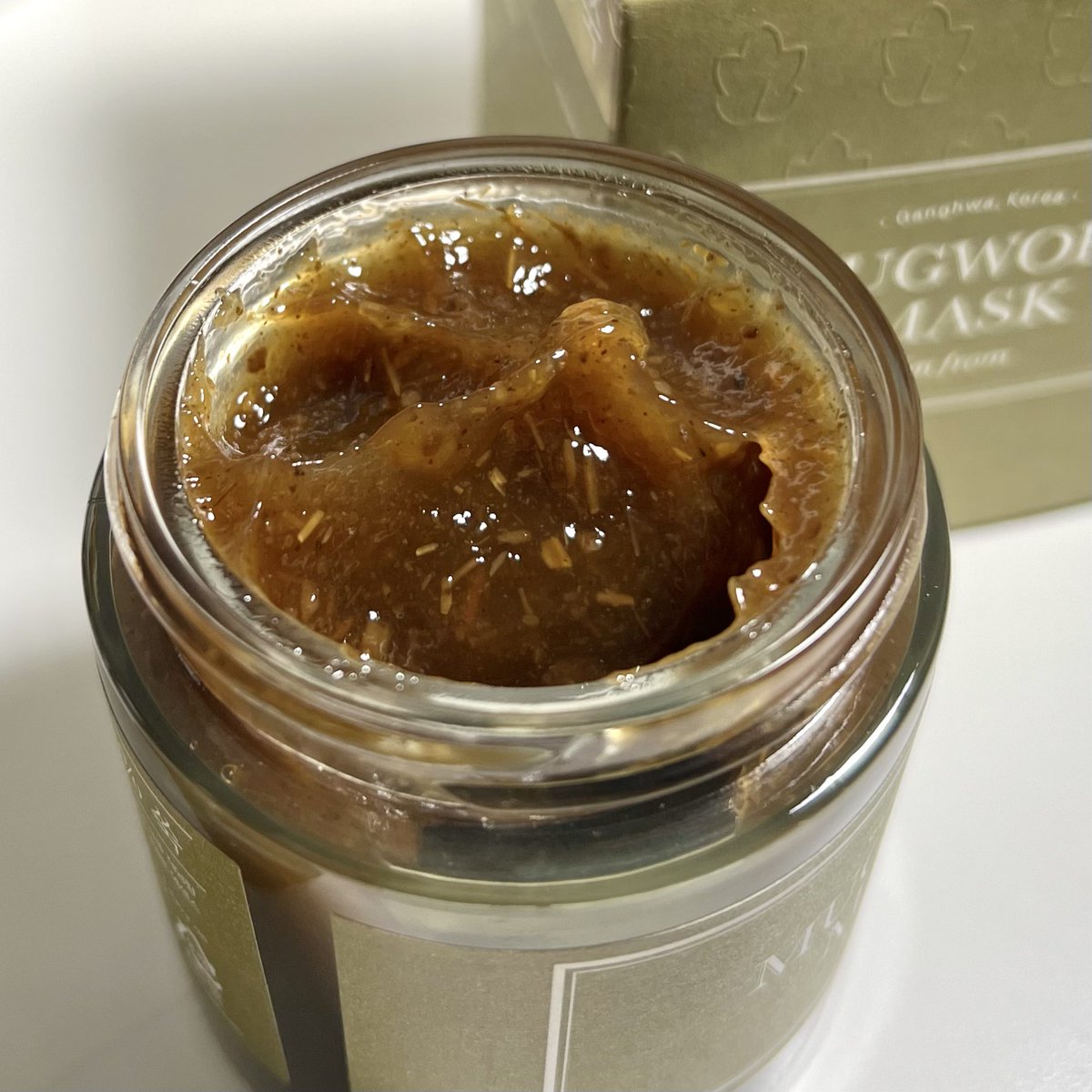 smilexjynx's tweet photo. I'm from MUGWORT MASK 🌟 ตัวช่วยลดสิว และช่วยลดการระคายเคืองของผิว เนื้อมาส์กเป็นเจลนิ่มเหมือนเจลลี่เลย กลิ่นสดชื่นมาก สารสกัดจากธรรมช��ติเน้น ๆ ใช้ตอนที่เป็นสิวอักเสบคือดีมาก ลดสิวอักเสบได้ รอยแดงจางลงด้วย 9.9 มีโปรด้วยนะ กดรอเลย https://t.co/GwRrkaaDWm