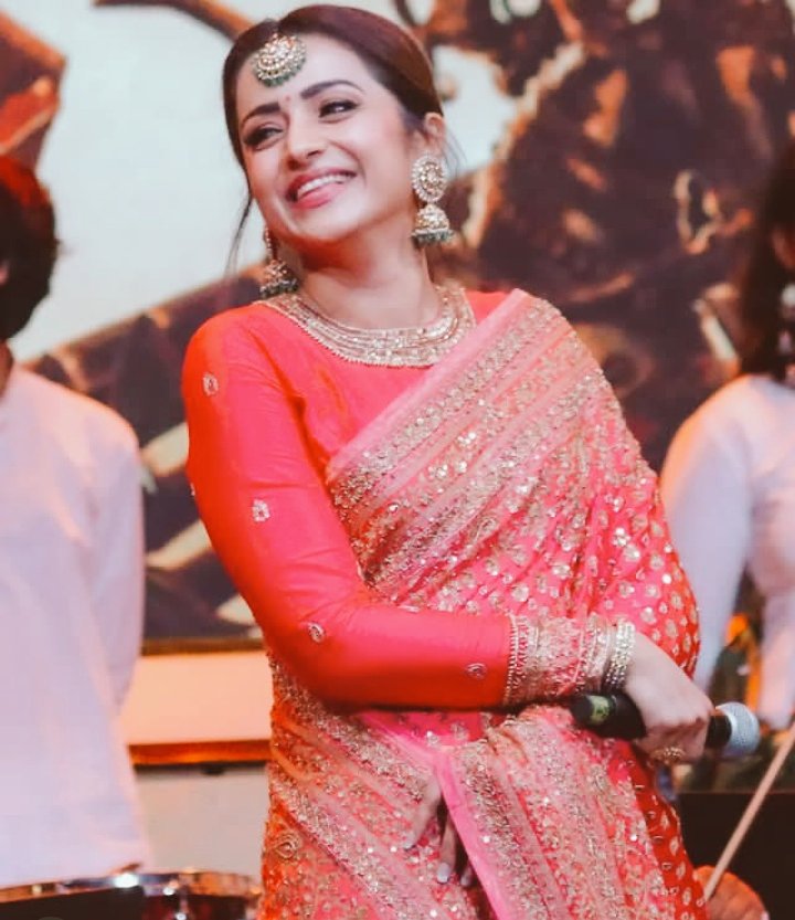 FcCuI1lX0AI6LjT?format=jpg&name=900x900