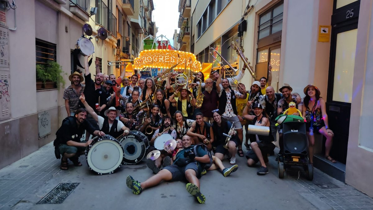 Estem molt contentes d'aquest estiu!! Gràcies a totes!!✨💕🍻

No parem, segueix la música... 

📆10/09 TIANA
📆16/09 FM HORTA
📆30/09 MOLINS DE REI

contractació via mail📥

#bandapatilla #tour #concert #xaranga #cultura #música #festa #festamajor #cercavila