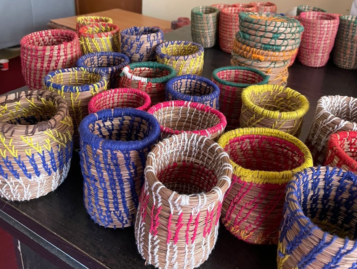 DioRajouri's tweet photo. Members of different Self Help Groups in Rajouri use pine needles to make environment-friendly items.
#vocalforLocal
@diprjk @vikashappy87 @dmrajouri @VanDhanSeVikas @OfficeOfLGJandK https://t.co/3FzjfhyXVP