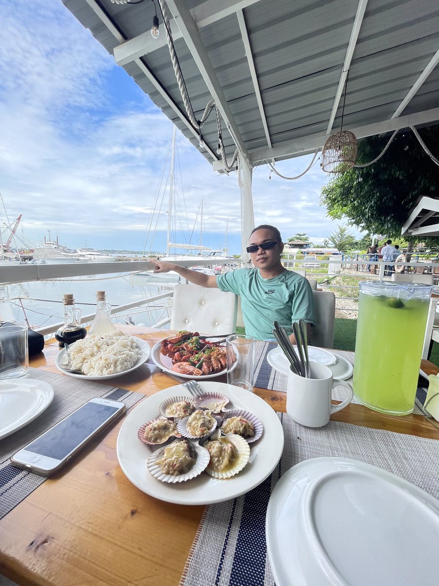 krey_borres's tweet photo. late lunch 🤍 https://t.co/HGX4A60ftX