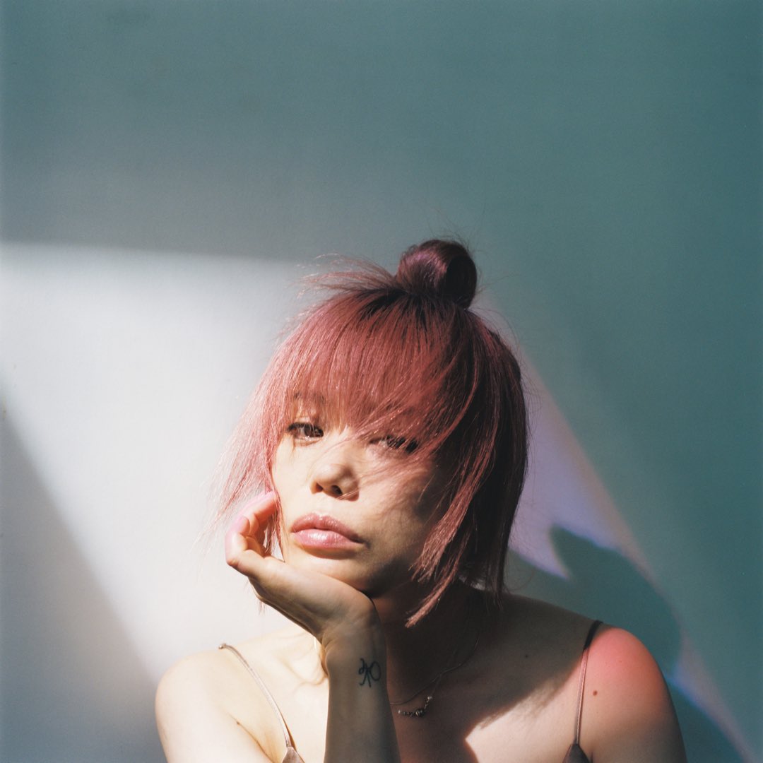 Chara_xxx_'s tweet photo. 【商品情報】
「A・O・U 」 2022/11/1 

・通常盤(CD) [¥1,500円+tax]

・初回限定盤(CD+BD)[￥4,500+tax]
   CDには「A・O・U」、「面影」とそれぞれのインストを含む4トラック収録　
初回盤には2021年9月のLINE CUBE SHIBUYAのステージを収録したBlu-ray付

・12/3には 7inchアナログもリリース決定 https://t.co/J7cInWFAjI