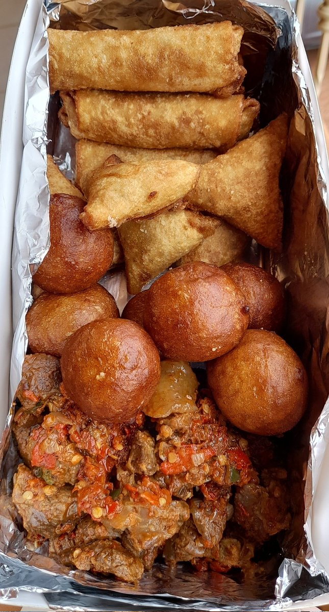 AgathusCakery's tweet photo. Chops of life.... chop 1, chop 2.

Samosas 
Spring rolls 
Puffs 
Peppered beef
Meat pie

For bookings and enquiries;
Call/WhatsApp 08075397644 or send a DM. 

Pls retweet, thank you. https://t.co/QuTb7s0xeg