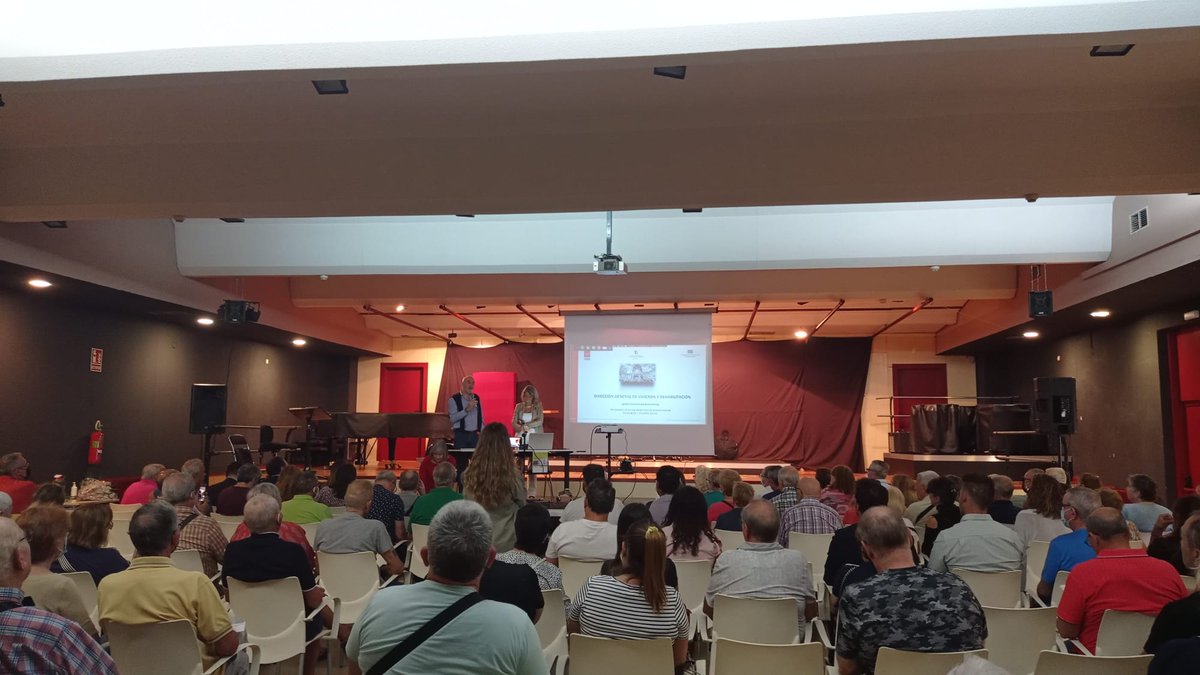 PlataformaPEP's tweet photo. 👏 ¡Más de 120 asistentes en la jornada sobre #ayudasEU #NextGeneration en la @ComunidadMadrid y aplicación del estándar #Passivhaus!

💚 ¡Agradecemos la participación a Mª José PiccioMarchetti, Dir. Gral. de Vivienda y #Rehabilitación, y a la Asociación de Vecinos de Guetaria! https://t.co/37WGIwaPrJ