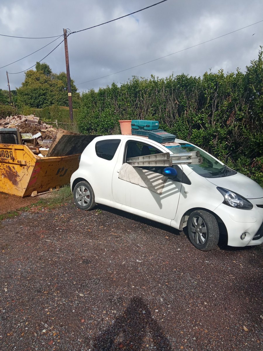 Richard86393871's tweet photo. How the company @Arval_UK expect me to get my tools around for the next 2 weeks! #shamblesofabuisness #donothirefromthisfirm https://t.co/66L9wwjHqP