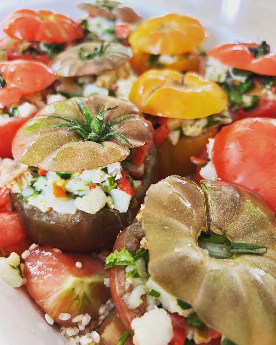 Cookingout's tweet image. Que diriez-vous d’une recette originale de #tomates farcies à la #morue ? 
#tomatefarcie

cookingout.fr/tomates-farcie…