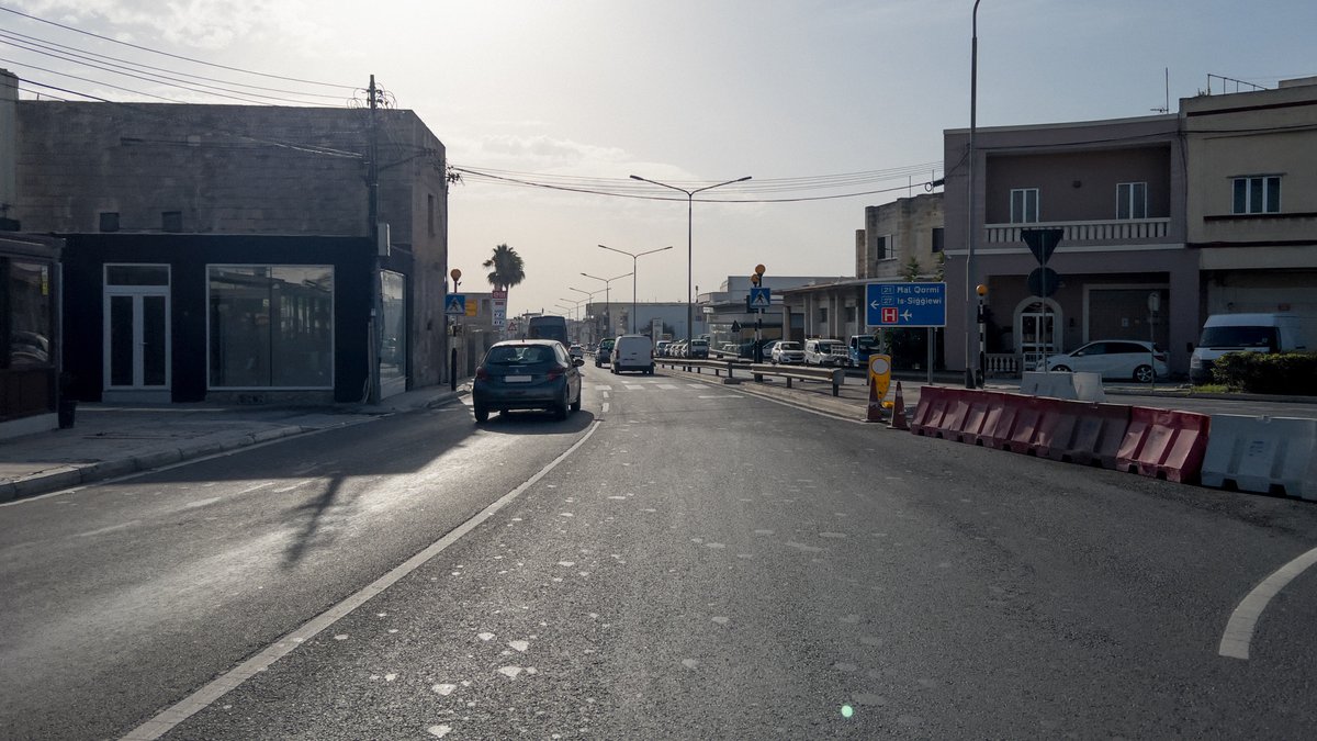InfraMalta's tweet photo. 🚧#Thursday night, #Friday night (8 &amp; 9 Sept) 7pm-5am and #Saturday night (10 Sept) 7pm-7am, southbound carriageway of L-Imdina Rd, #Zebbug to #Qormi⛔will be closed for resurfacing works. Follow div. signs or use alt. route - Attard Rd, #Attard. 
🗺️ Map: https://t.co/7vwYZCMJVN https://t.co/QOUBqvRS2F