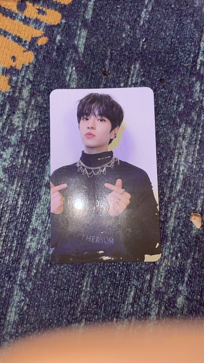 ShoganaiStore21's tweet photo. WTS 

SEUNGMIN ODDINARY APPMUS PC 

Price : RM18 

Sell half price due to damage . The damage only can see under the light . If not its look just fine https://t.co/u9jEIVIxJ7