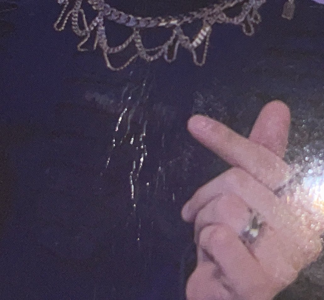 ShoganaiStore21's tweet photo. WTS 

SEUNGMIN ODDINARY APPMUS PC 

Price : RM18 

Sell half price due to damage . The damage only can see under the light . If not its look just fine https://t.co/u9jEIVIxJ7