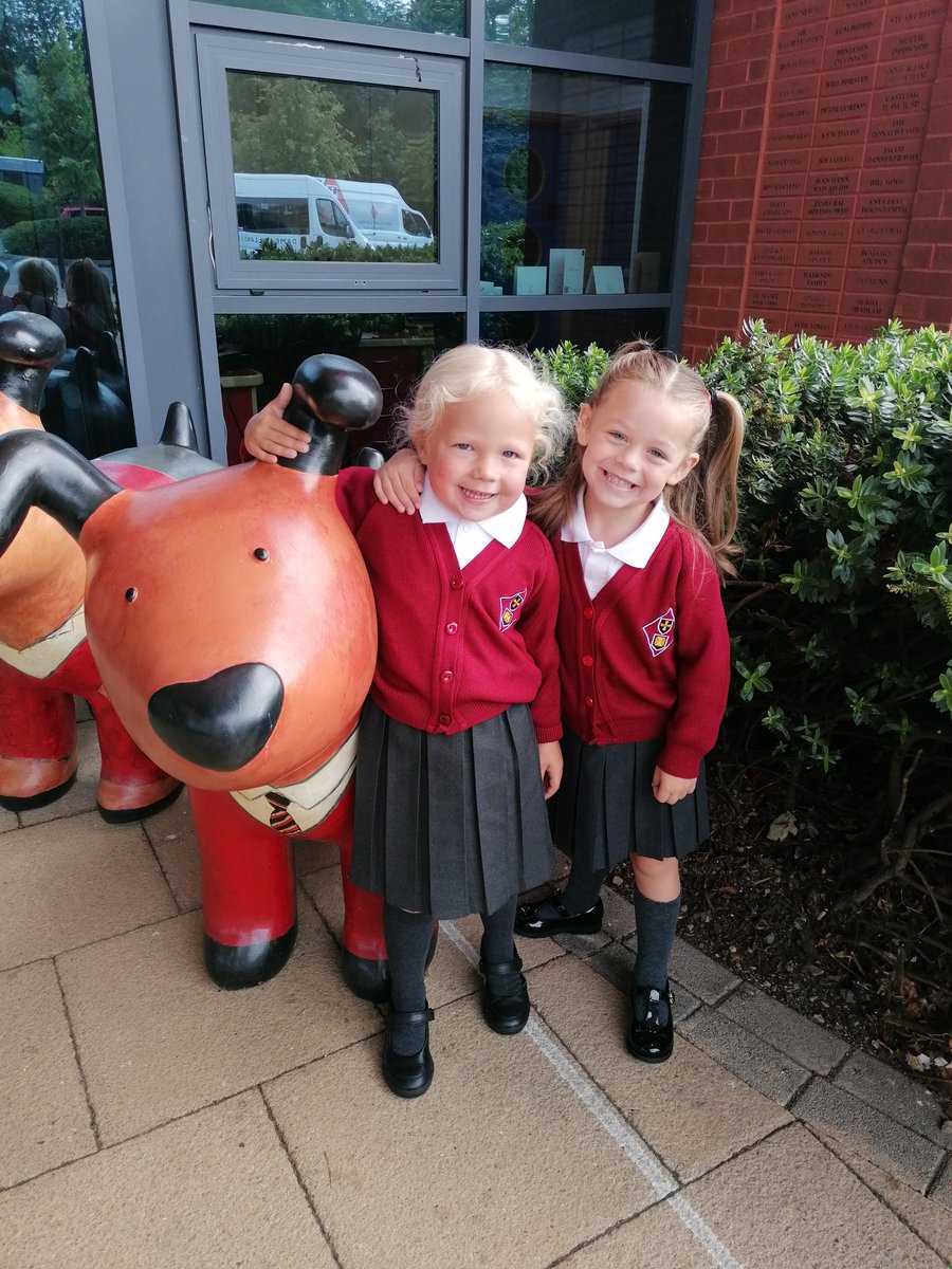 DameAllans's tweet photo. Happy faces @DameAllansJnr as children once again fill the classrooms, corridors and playgrounds. It's always wonderful to welcome back pupils and meet new starters at the beginning of another academic year.... let's make 2022-23 a year to remember! #schoolsback #NewSchoolYear https://t.co/SCGjuNALCl