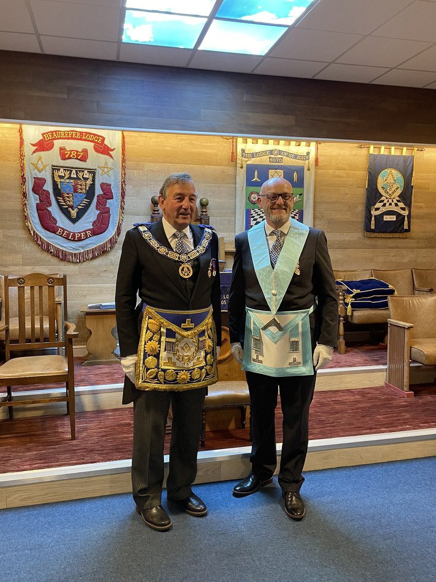 TheDerwentGuy's tweet photo. Fantastic evening at Bradelei Lodge No9205 last night watching Mark Jones being installed as WM. Also in attendance was the PGM and his officers supported by the Derbyshire Grand Lodge of Stewards. Freemasonry at its finest.
@derwentlodge884 
@DerbysFreemason https://t.co/kDZkOqoK5l