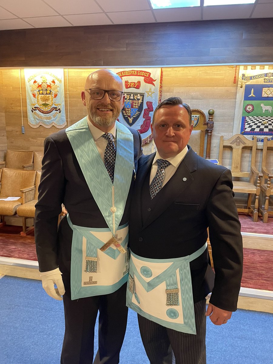 TheDerwentGuy's tweet photo. Fantastic evening at Bradelei Lodge No9205 last night watching Mark Jones being installed as WM. Also in attendance was the PGM and his officers supported by the Derbyshire Grand Lodge of Stewards. Freemasonry at its finest.
@derwentlodge884 
@DerbysFreemason https://t.co/kDZkOqoK5l