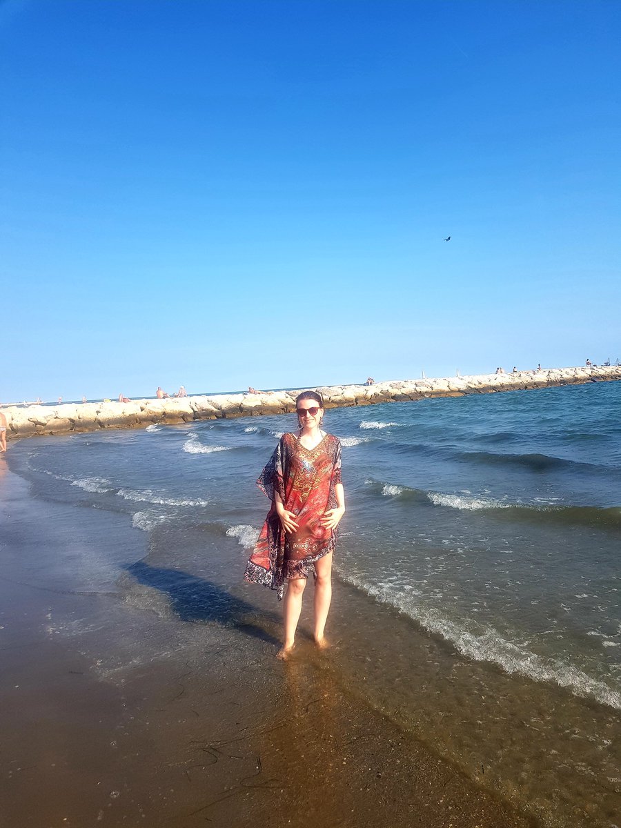 _Atheist_Angel_'s tweet photo. I guess I was born in the wrong country: I'd give away our very biggest mountains in exchange for access to the #AdriaticSea without batting an eyelash. 🥰 #Austria #Italy

#LifeIsBetterAtTheBeach
#LifeIsBetterByTheSea

#SaltInTheAir #SandInMyHair

#VitaminSea

#ThisIsTheGoodLife https://t.co/J3pj4bCw7Z