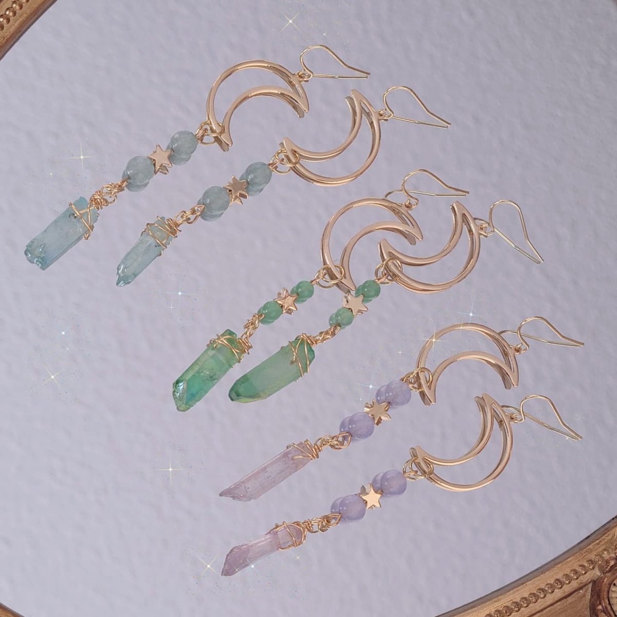 kendraflutter's tweet image. Hey! Thank you to all of my followers who kept sticking around while I was away due to mental health issues and burnout.&amp;lt;3 I&apos;m going to slowly become active online again. 
For now, I&apos;ve restocked a few old favorites in the shop!