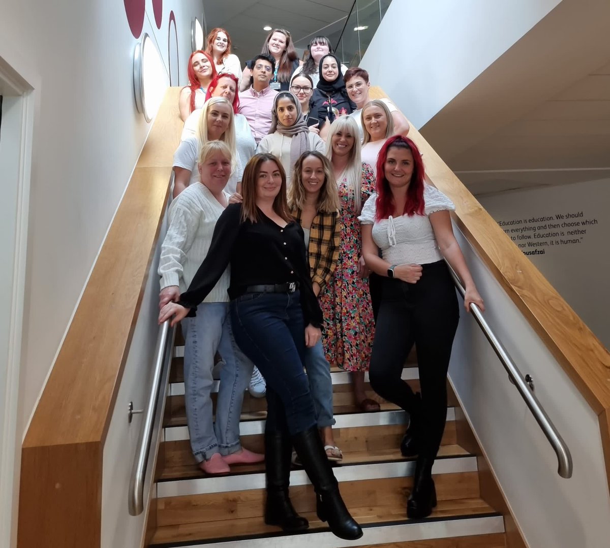 Aleeza Khan tweet media