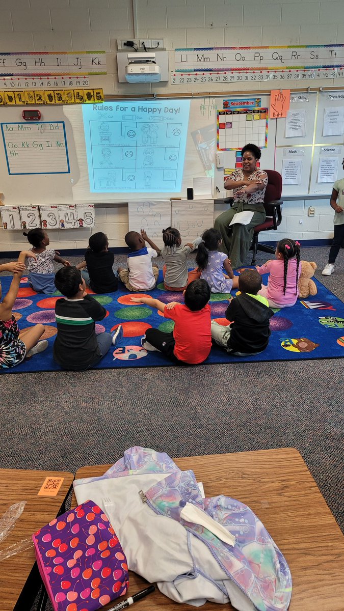 ShannonP511's tweet photo. The moment you step foot in Frazier Elementary, you are immediately encouraged with positive thinking!!! I love their positive culture in and out of the classrooms!!! 💛🖤💛🫂🦅
@BlendedGCS @GCSchoolsNC https://t.co/KDfqU0JIEd