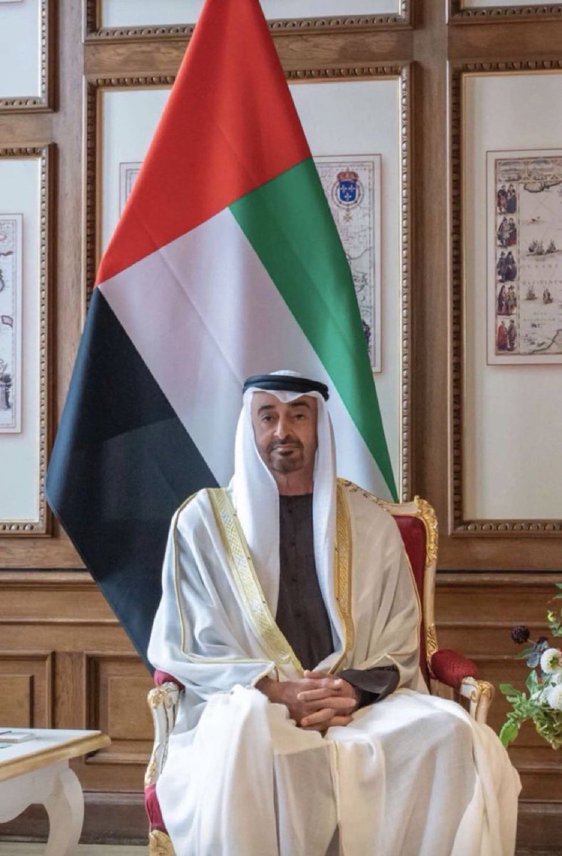 رجل السلام والإنسانية 
رجل يعشق وطنه ، ومحب لعروبته 
رجل لن يكرره التاريخ
شكراً على كل ما تقدمه للعالم أجمع .. 
.
. 
#محمد_بن_زايد_عزنا_وفخرنا 
 #محمد_بن_زايد_امن_وسلام_المنطقة_والعالم