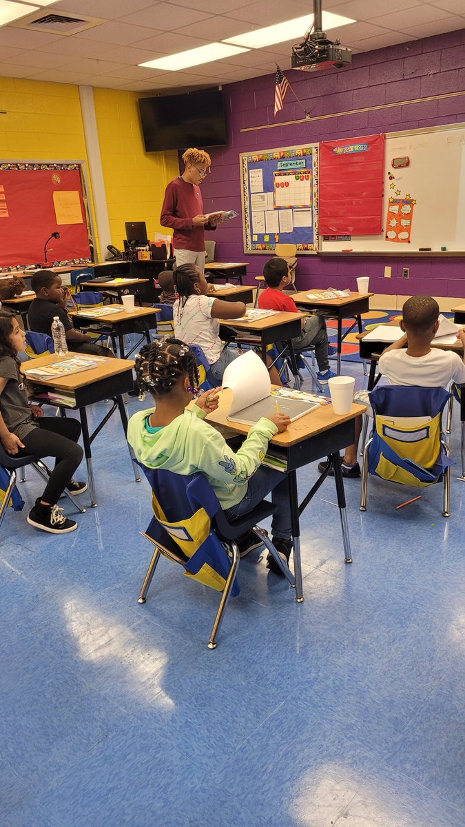 ShannonP511's tweet photo. The moment you step foot in Frazier Elementary, you are immediately encouraged with positive thinking!!! I love their positive culture in and out of the classrooms!!! 💛🖤💛🫂🦅
@BlendedGCS @GCSchoolsNC https://t.co/KDfqU0JIEd