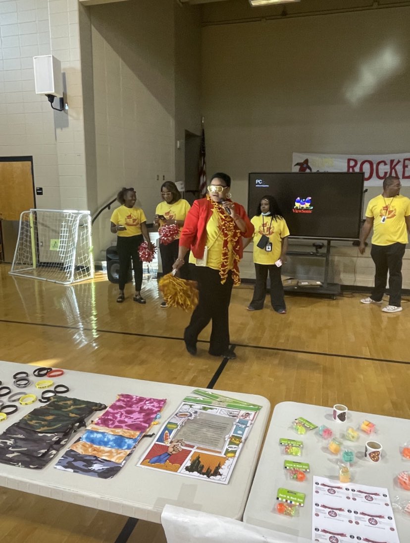 WestEndAcadBham's tweet photo. @WestEndAcadBham we had a BLAST at our Kick Off Pep Rally for PBIS. Our scholars are ready to SOAR in academics and behavior! #weaROCKETS @drmysavage @ChandraBlackmo8 @DrMarkSullivan @BhamCitySchools @4newzscoop @DawsonJermaine1 @prwill1052 https://t.co/Rfa5rxRuba
