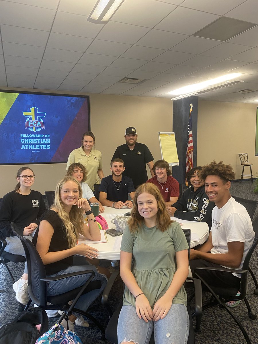 DocNugent93's tweet photo. Great representation today at FCA summit, thankful for these kids stepping up for our school!! ⁦@ThePittPirates⁩ ⁦@PittLadyPirates⁩ https://t.co/nyK3kiN38v