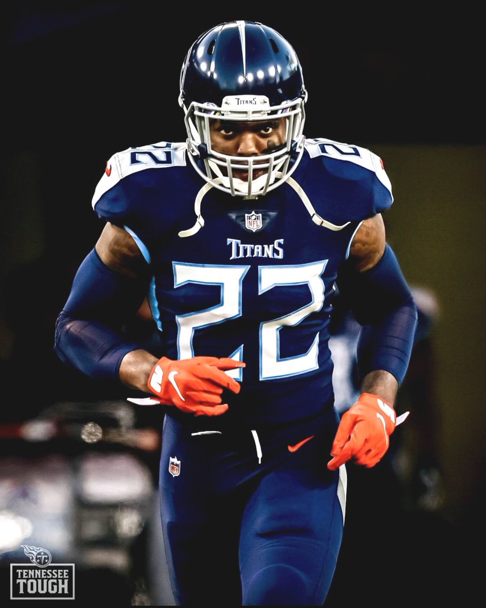 jwyattsports's tweet photo. 🚨Wardrobe check:🚨 The #Titans will be decked out in all navy — jerseys, britches and socks — in Sunday’s opener against the @Giants. 👖
#BritchesReport https://t.co/mJduEFKnJK