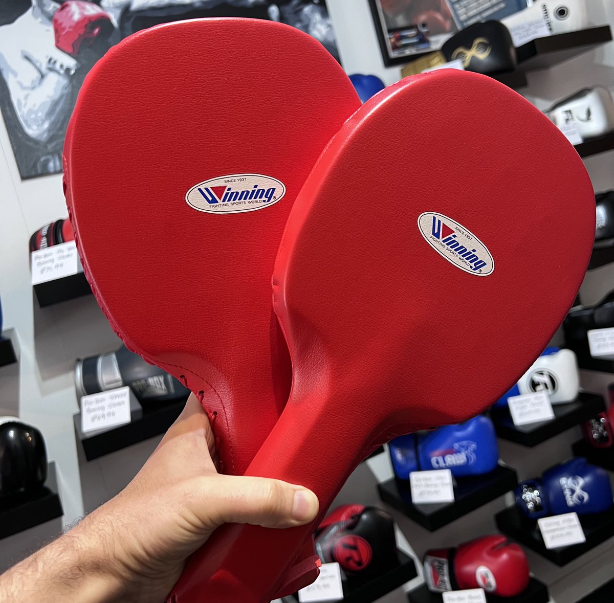secondsout_'s tweet photo. Red Winning boxing paddles looking absolutely 🤌
#SecondsOut #WinningBoxing https://t.co/aJmUSAmc8b