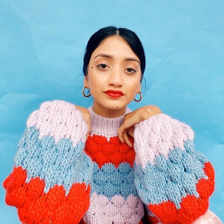 forhercosmetics's tweet photo. Yes sis we crushin all over again 🥰💕 an OG #ForHerBabe Yasmeen and of course she’s rocking our infamous red lippie Ruby Woo 🥰 drop a ❤️ below if you would wear this 👀 
.
.
.

#naturalglam #softglam #veganbeauty #forhercosmetics #forherbabe #detroitbrands #detroitMUA #luxury https://t.co/riapeP85Mw