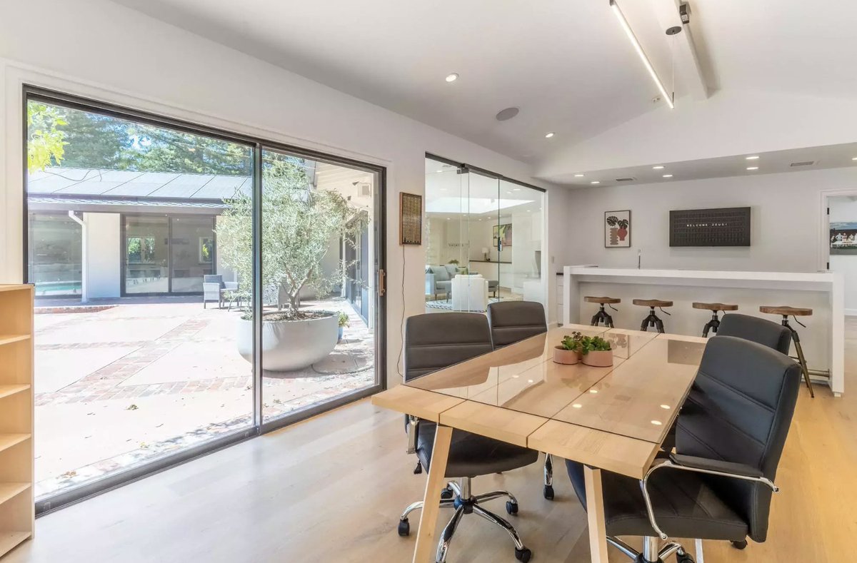 Consider this your reminder that summer isn’t over yet! 

Not ready to let the season go? Hold on to summer a little tighter with an extended stay in one of our favorite end-of-summer homes (like this 4BR in West Menlo Park)

Read more: zeusliving.com/blog/zeus-home…