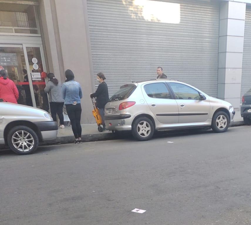 COTOanonimos's tweet photo. Lxs trabajadorxs y delegadxs de #COTO ya no te tenemos miedo...porque estamos cansados de @ramonmuerza y sus mentiras te volanteamos las sucursales Abasto, Retiro, Spinetto, Palermo, Barracas y Pompeya...RAMON NOSOTRXS TE CONOCEMOS! https://t.co/cOYjKV2QIz