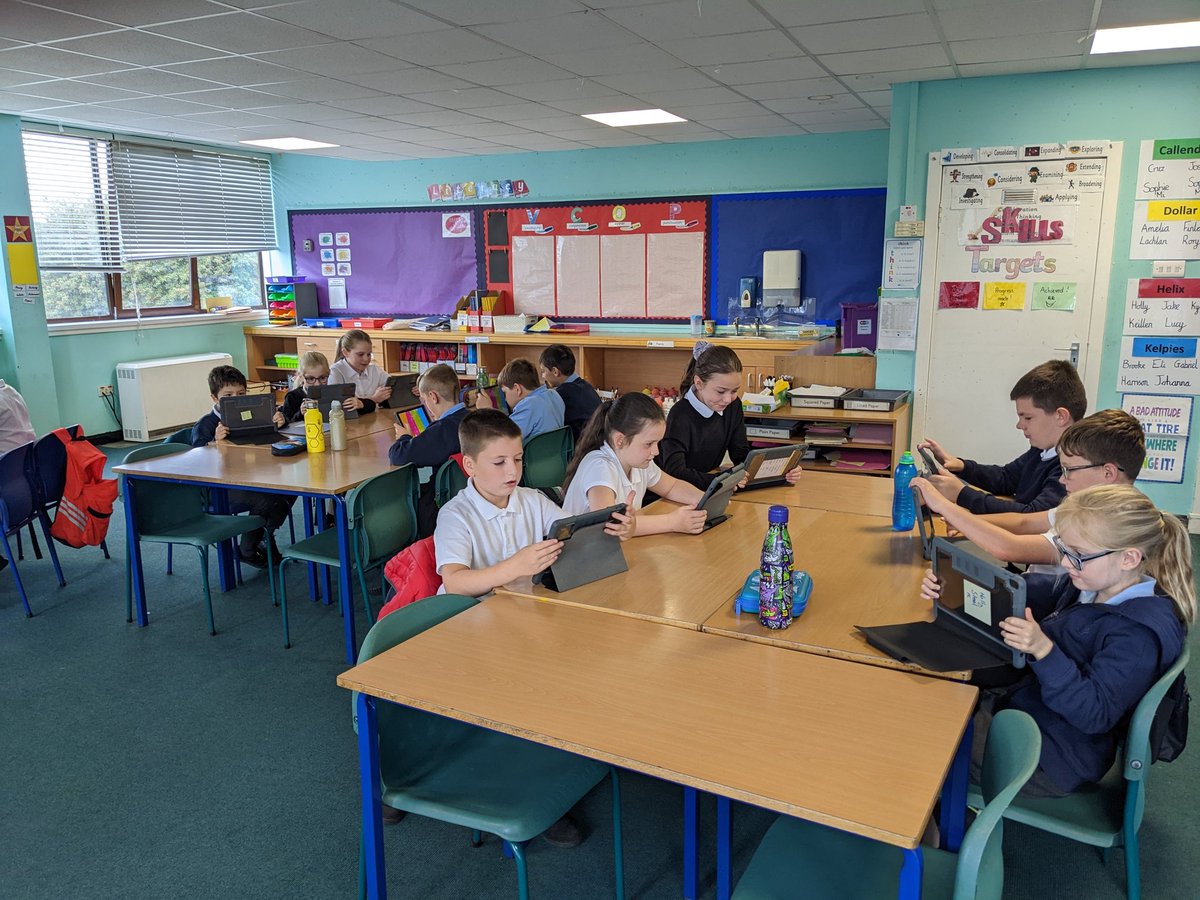 Mrs Thom tweet media