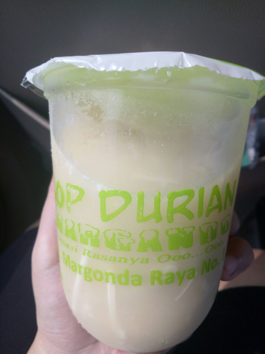 liz_080's tweet photo. Ini sop duren fav dulu dri msuk kuliah smpe skrg,, pokokny ke smua teman psti ngenalinny ini.. Sefavorit itu dan skrg jjur agak kcewa. Biasanya mknny sllu puas. skrg berubah, porsiny dikurangi hrg dinaiki. Huhu me pribadi harga naik its oke, tp kualitas mwny ttp sma. So sadly 🙁 https://t.co/EpK7rCusNA