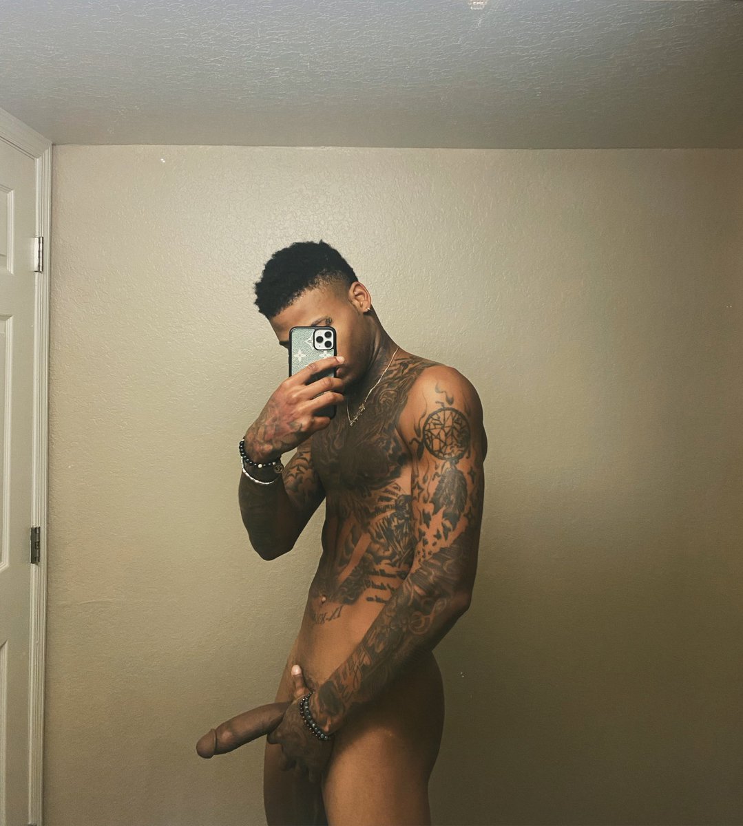 lotsofyayoo's tweet photo. Who’s Phone Can I send these to every morning 👀😏 https://t.co/Dn7wigKG4U
