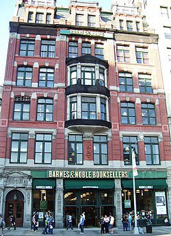 wiseangelar's tweet photo. Is it strange to have a dream to visit this Barnes and Noble? #readingcommunity #WritingCommnunity #Barnesandnoble https://t.co/n1TLwHAd8j