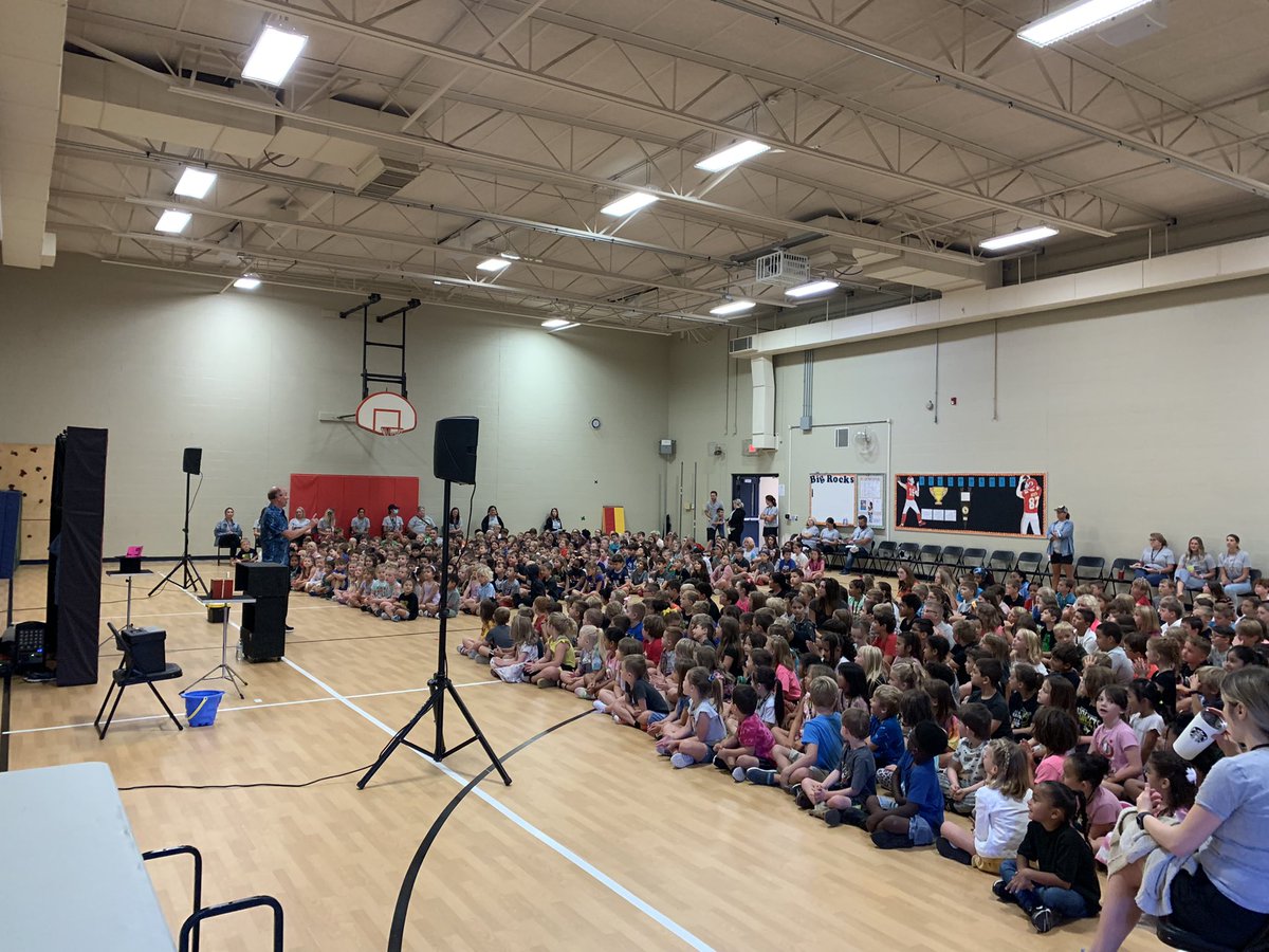 Our first early release of the 2022-2023 school year! Hornets are learning magic tricks during the Super Student Show! <a href="/GradenHornets/">Graden Elementary</a>