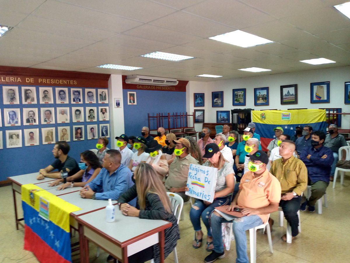 salvemoslara's tweet photo. #7 Septiembre Prof. Deborah Velazquez: "El país exige cambio político y elecciones primarias. Sólo los liderazgos positivos podrán dirigir procesos unitarios reales".
#EleccionesPrimarias 
#UnidadContraMaduro https://t.co/U3esGF8Iy6