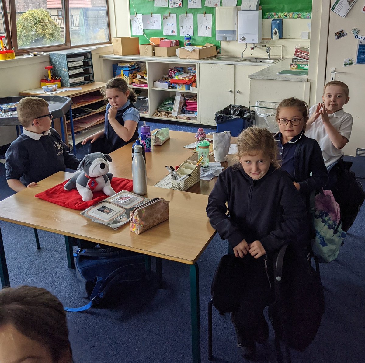 Mrs Thom tweet media