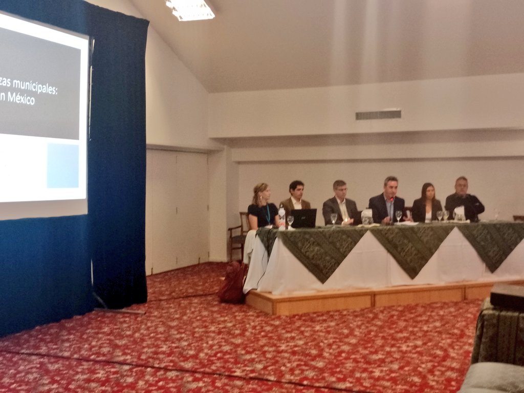 aifil_jifl's tweet photo. #XIjifl_Ur 
Damos inicio a la SESIÓN 3 sobre Eficiencia y calidad de los gobiernos subnacionales. Modera Álvaro Villegas  (Pro-Secretario General de la Intendencia de Maldonado).
Jornada declarada de interés para el @MaldonadoUY 

@CINVE_uy @el_BID @cepal_onu @Udelaruy https://t.co/SLgmpNpkij