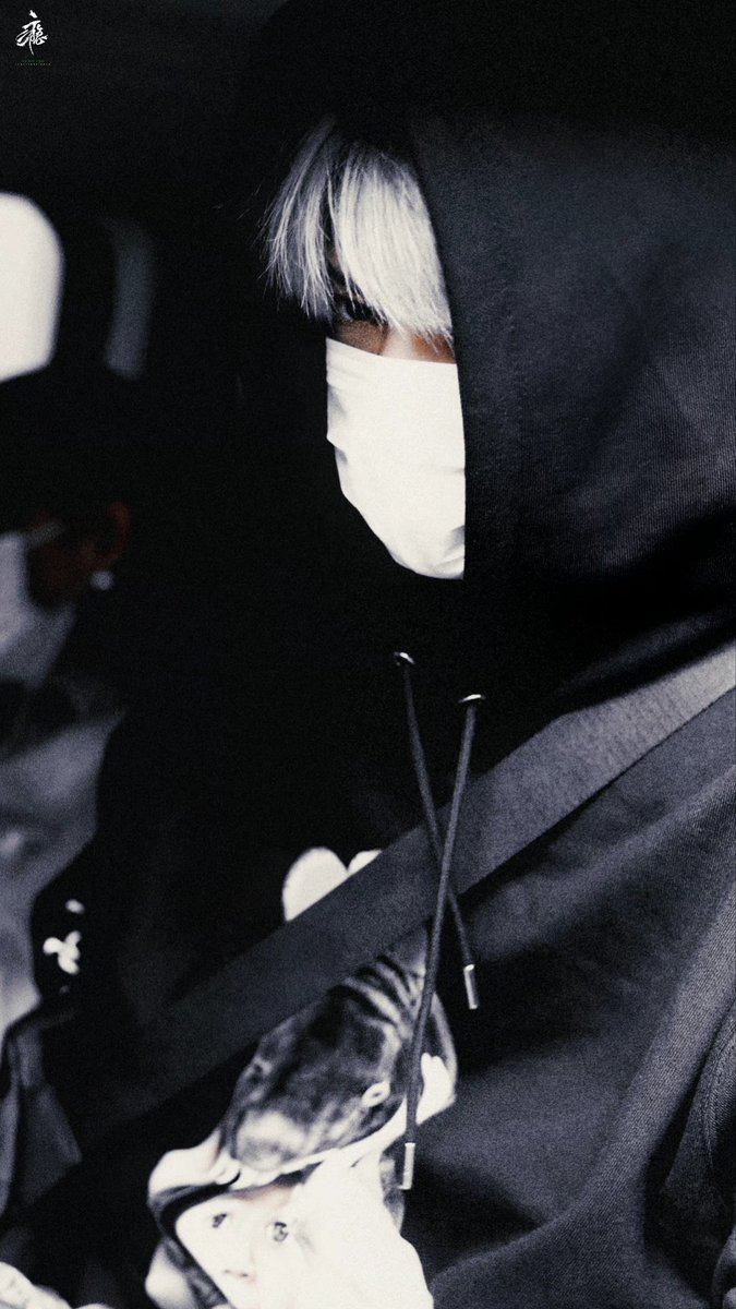 เจ้าชายหิมะ❄️ สุขุม เยือกเย็น🧊 ได้นะ
แม่ไซต์บ้านนี้เขาปรับโทนก็เปลี่ยนไปอีกลุคได้อีก ลุคไหนก็หล่ออ่ะ ฉวนเอาอยู่
CrWB:瘾啰一舟會
#Cpop #IXFORM #LuoYizhou #หลัวอีโจว #罗一舟 #라일주 #cidol