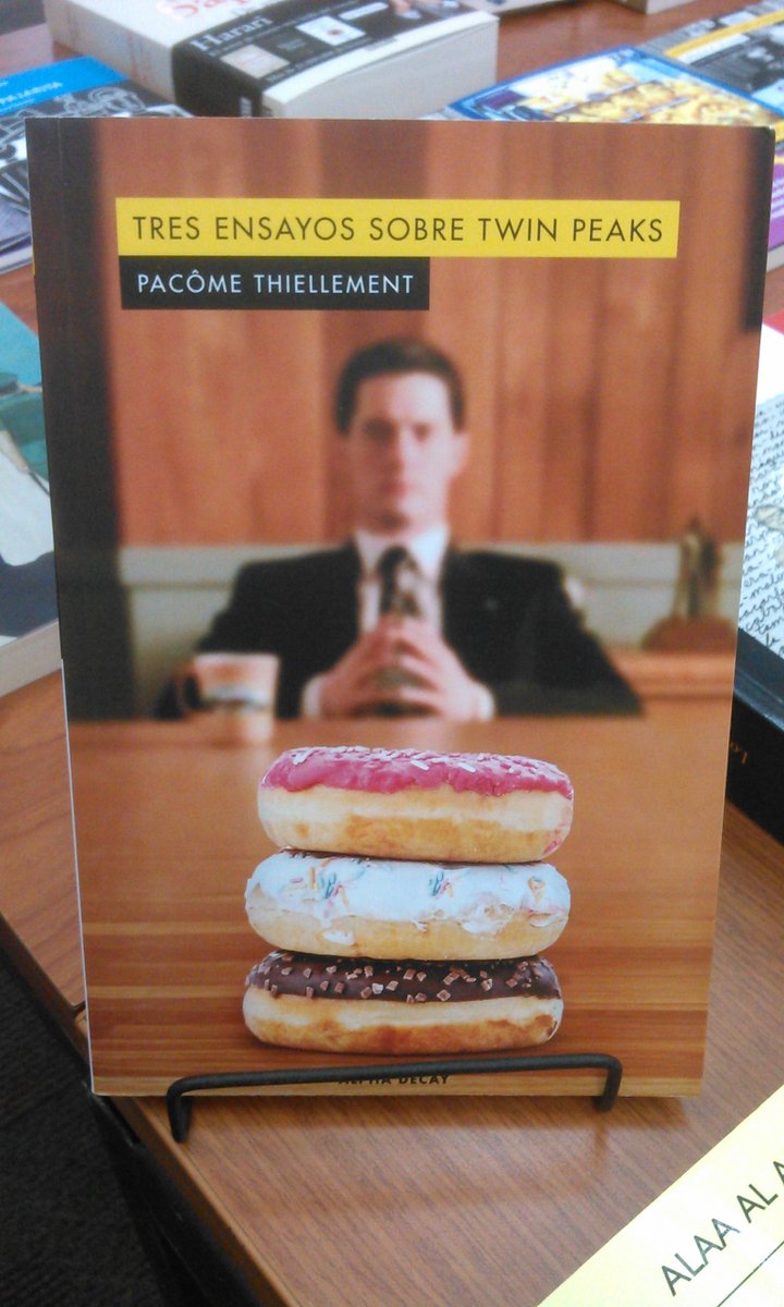 librosinsomnia's tweet photo. "Tres ensayos sobre Twin Peaks" de Pacôme Thiellement, disponible en @libreriainsomnia.

#TwinPeaks #AlphaDecay @alphadecayed #PacomeThiellement #DavidLynch #Serie #LauraPaulmer https://t.co/dhMGquF5GL