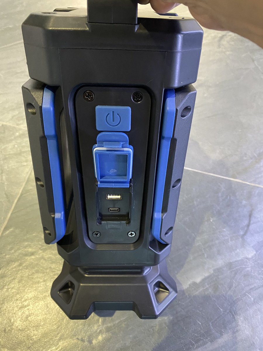 CathyCoulin's tweet image. 【Coulinlighting 】
2x10W DC Double head rotatable portable IP54 work light
dimming: 100%-50%-0        
incl 1m USB cable
#rechargeablelight #portablelight #worklight #handlelight
coulinlighting.com