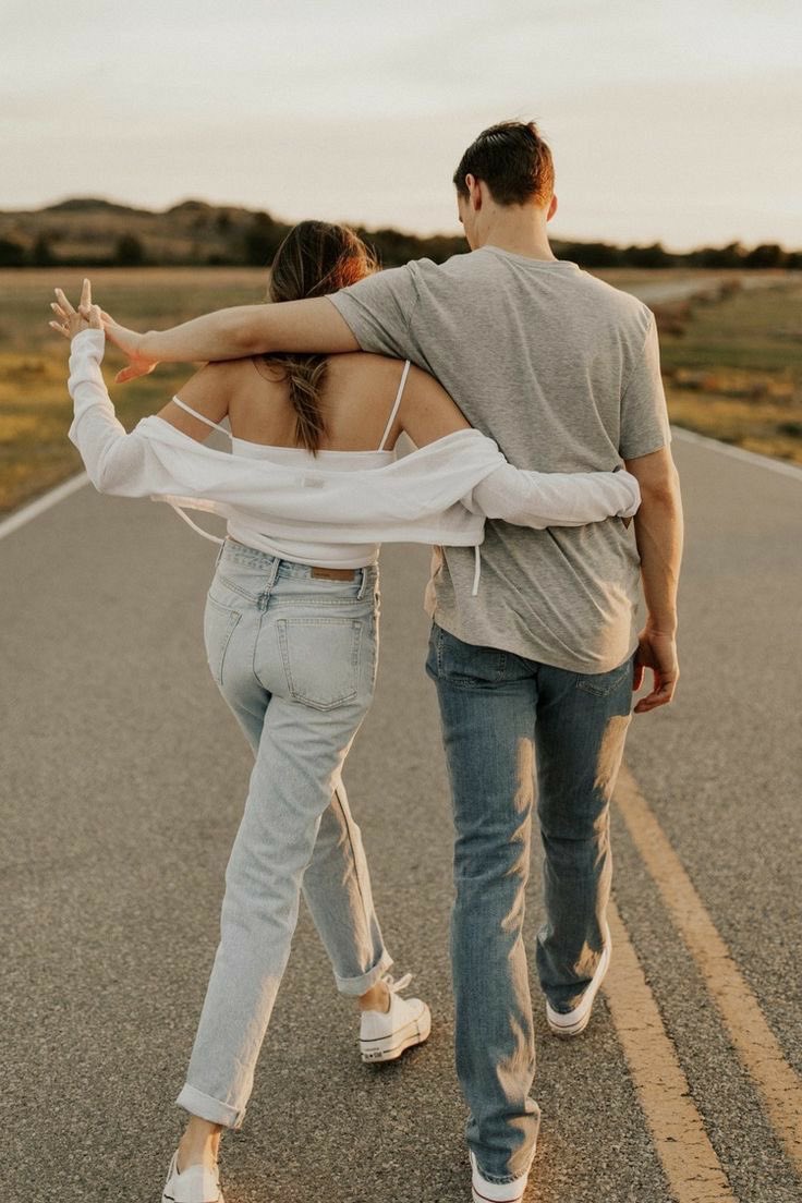 𝚊 𝚙𝚎𝚜𝚊𝚛 𝚍𝚎 𝚕𝚊 𝚍𝚒𝚜𝚝𝚊𝚗𝚌𝚒𝚊, 𝚊 𝚙𝚎𝚜𝚊𝚛 𝚍𝚎𝚕 𝚝𝚒𝚎𝚖𝚙𝚘, 𝚊 𝚙𝚎𝚜𝚊𝚛 𝚍𝚎 𝚝𝚘𝚍𝚘. 

𝚜𝚒𝚎𝚖𝚙𝚛𝚎 𝚝𝚞́.