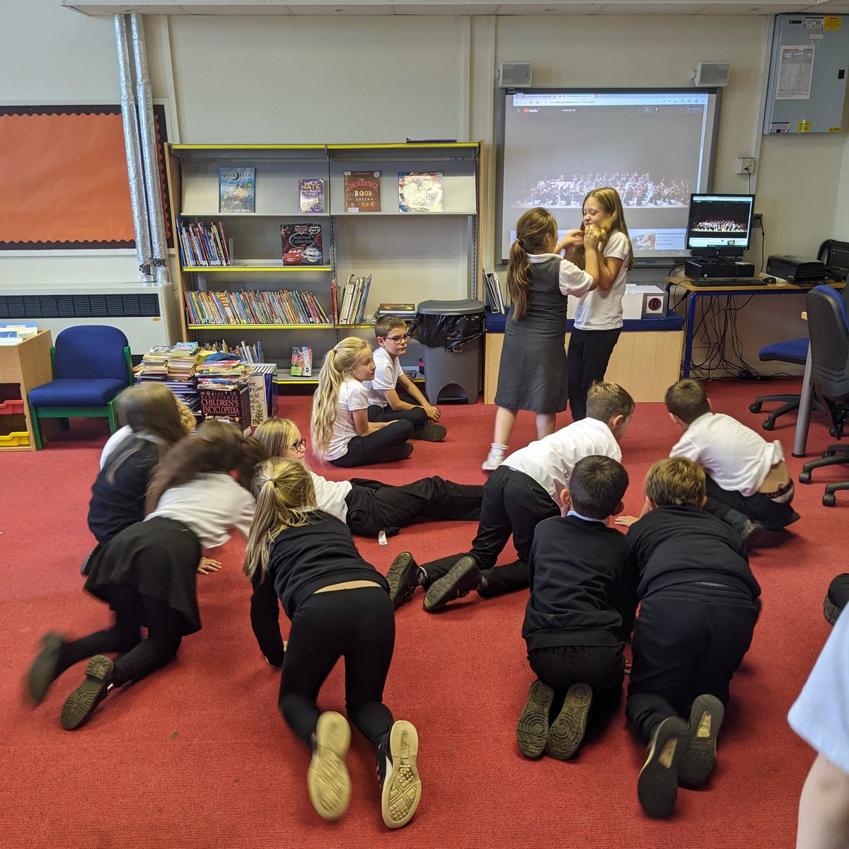 Mrs Thom tweet media