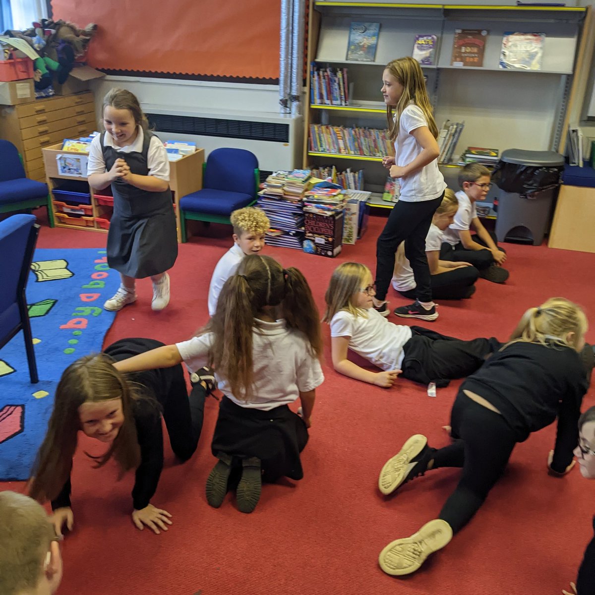 Mrs Thom tweet media