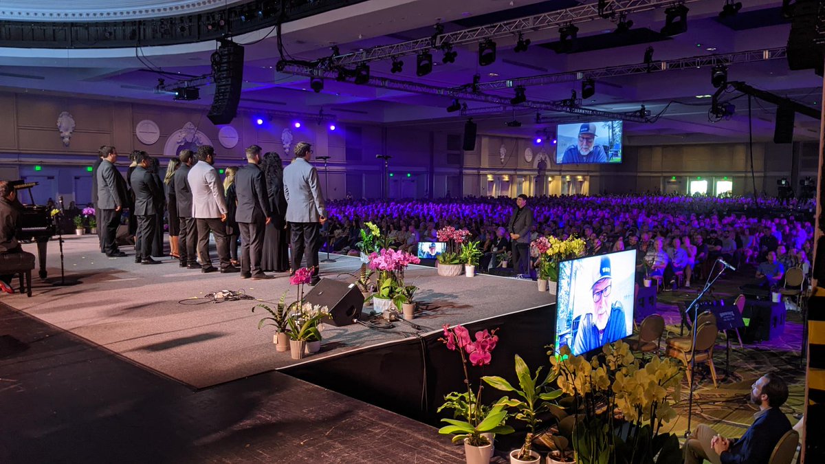 SWBTS's tweet photo. Southwestern A Capella (@SWBTSMusic) is singing now at #SING22! https://t.co/F8Qunsu4dY