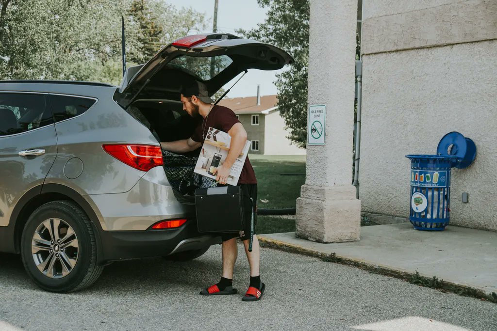 ProvManitoba's tweet photo. Monday's move-in day was fantastic 🙌 We love having students back on campus and look forward to an amazing year!
_
#ProvManitoba #DifferenceMaker #ProvLife https://t.co/JJBpPlWgFl