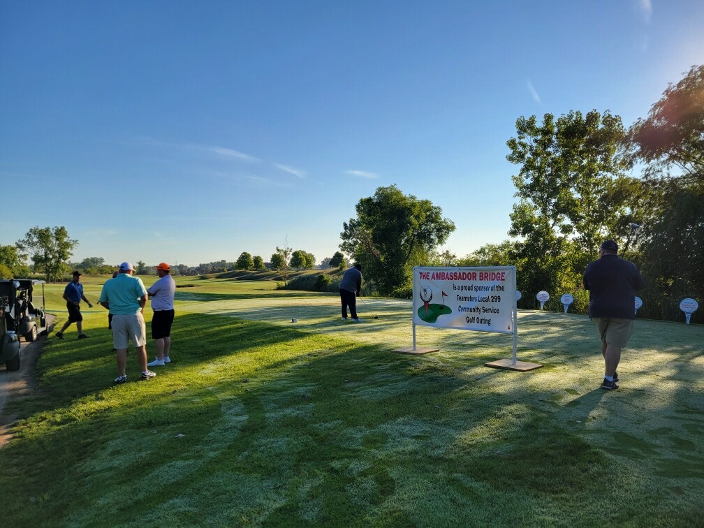 AmbassadorBridg's tweet photo. We are glad to be a sponsor of the 25th Annual Teamsters Local 299 Community Service Golf Outing.
Hard to believe we have been a sponsor in this event for the past 25 years! Congratulations Teamsters Local 299 for another successful outing.
#AmbassadorBridge #DetroitMichigan https://t.co/q72oTd7NGe