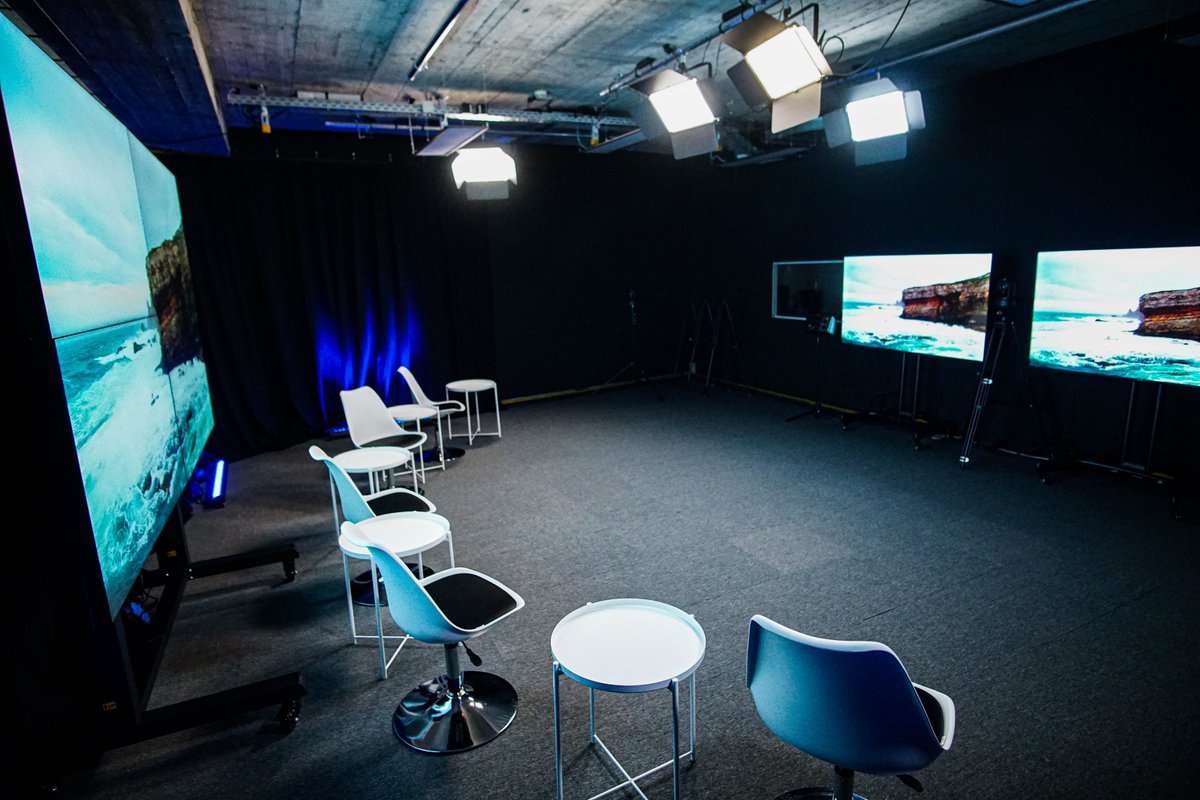 cashflowcc's tweet photo. ➤Ab sofort. Unsere Digitalagentur https://t.co/I9POLduoH2 und das europaweit tätige „Talent Garden Network“ haben eine strategisch Partnerschaft für die professionelle Produktion von Online/Hybrid/Livestream-Events vereinbart. Im brandneuen Studio oder auch in der Eventlocation. https://t.co/dv4mkf9JyR