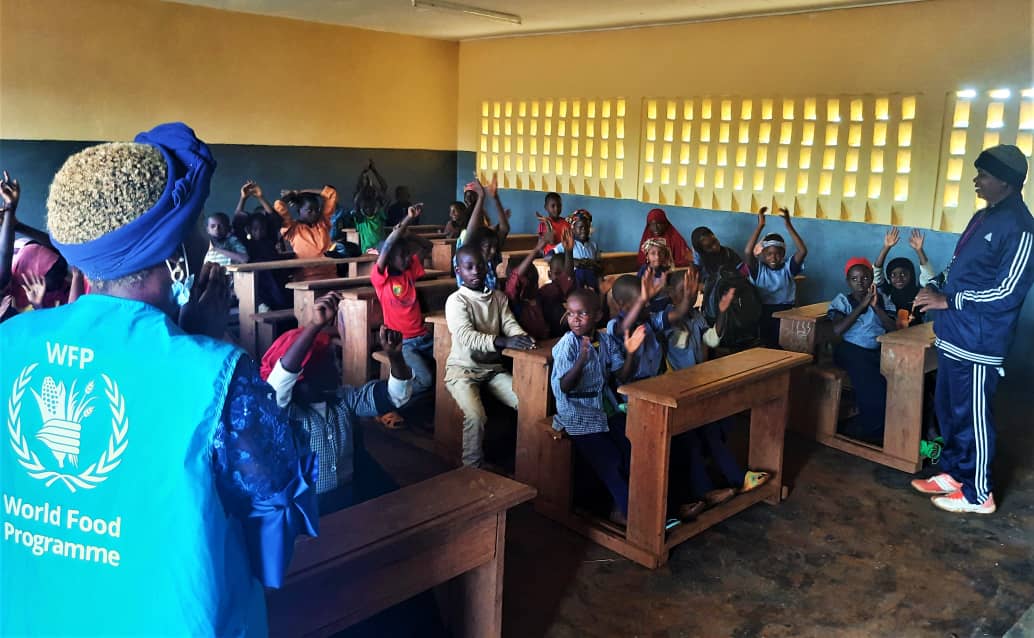 WFP_Cameroon's tweet photo. #Cameroon 🇨🇲

#School year starts today in Cmr🇨🇲 &amp; @WFP is poised to support #schoolchildren in Ngaoundere &amp; expand its Home Grown School Feeding Programme to reach more children nation-wide 
 
#MondayMotivation  
#HGSF
#ChangingLives
#BackToSchool https://t.co/4Vp9jtcum2